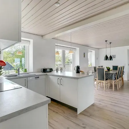 Holiday Amira - 5m From The Sea In Funen Middelfart